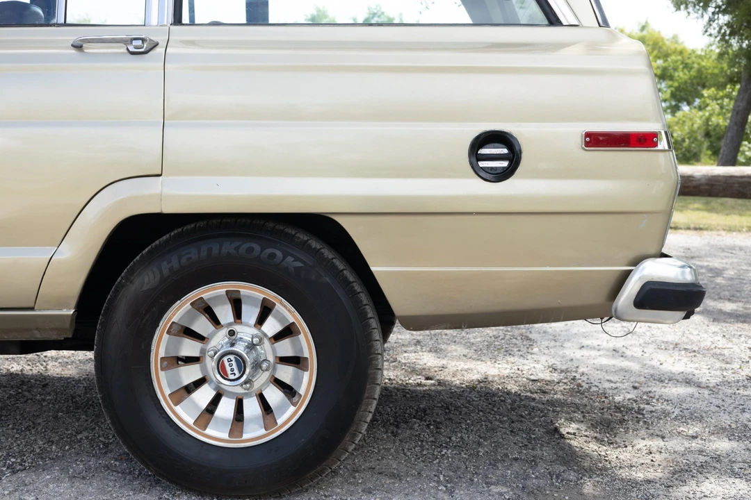 1985 Jeep SJ Grand Wagoneer - Image 29 of 31