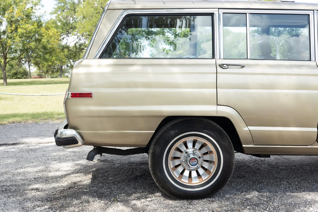 1985 Jeep SJ Grand Wagoneer - Image 28 of 31