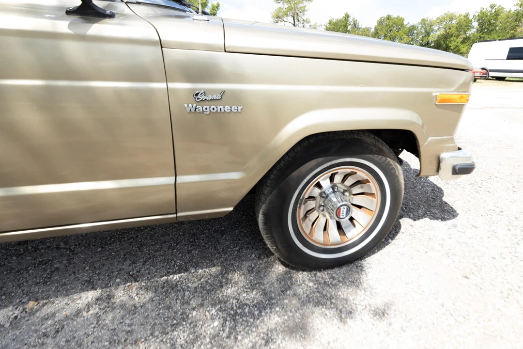 1985 Jeep SJ Grand Wagoneer - Image 26 of 31