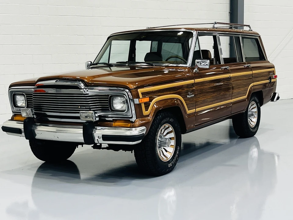 1985 Jeep SJ Grand Wagoneer - Image 11 of 31