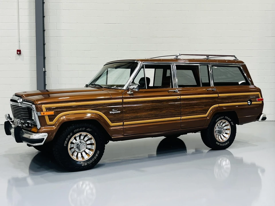 1985 Jeep SJ Grand Wagoneer - Image 15 of 31