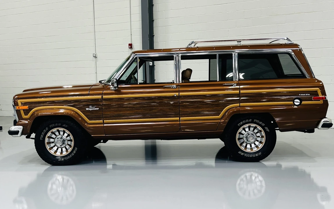 1985 Jeep SJ Grand Wagoneer - Image 17 of 31