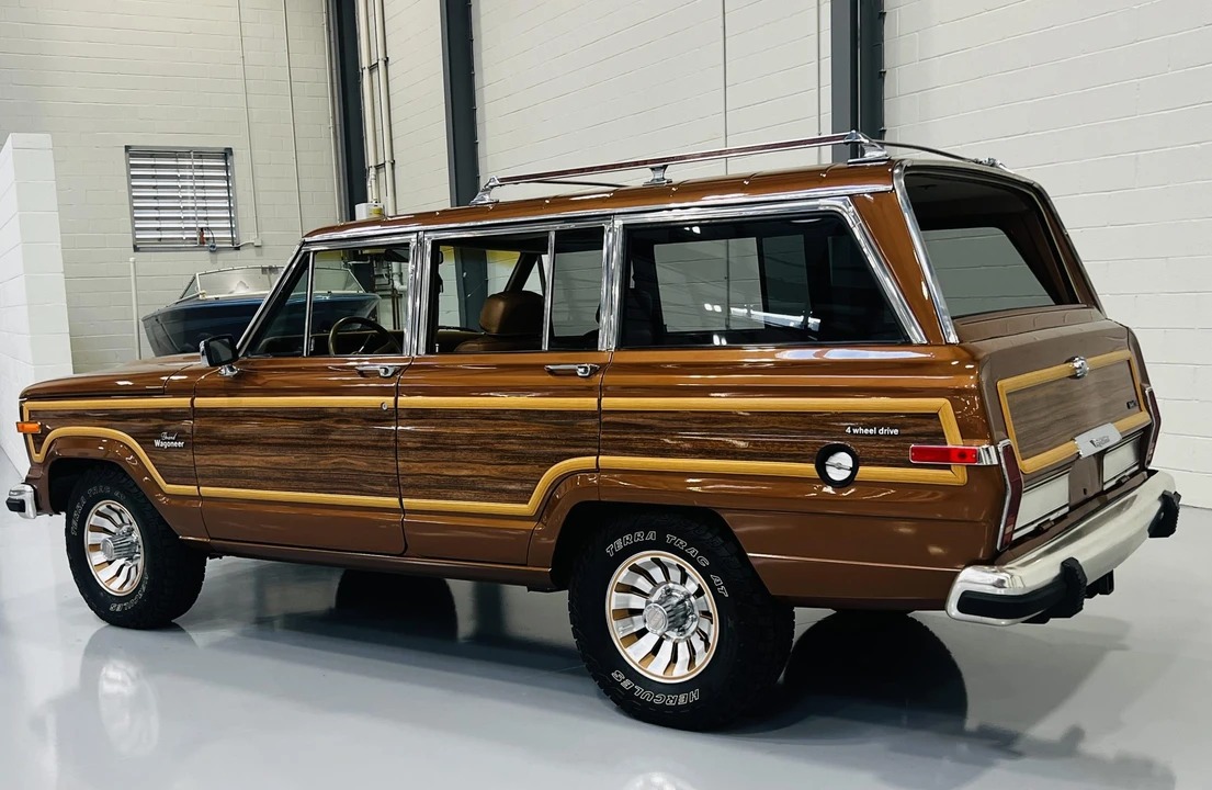 1985 Jeep SJ Grand Wagoneer - Image 18 of 31