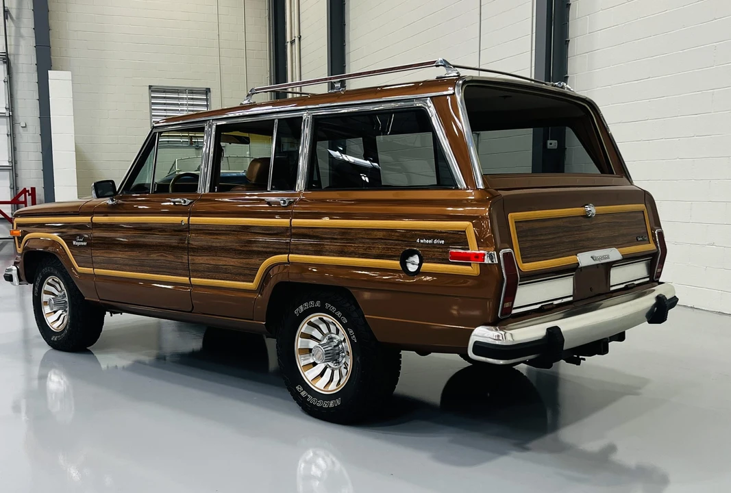 1985 Jeep SJ Grand Wagoneer - Image 19 of 31