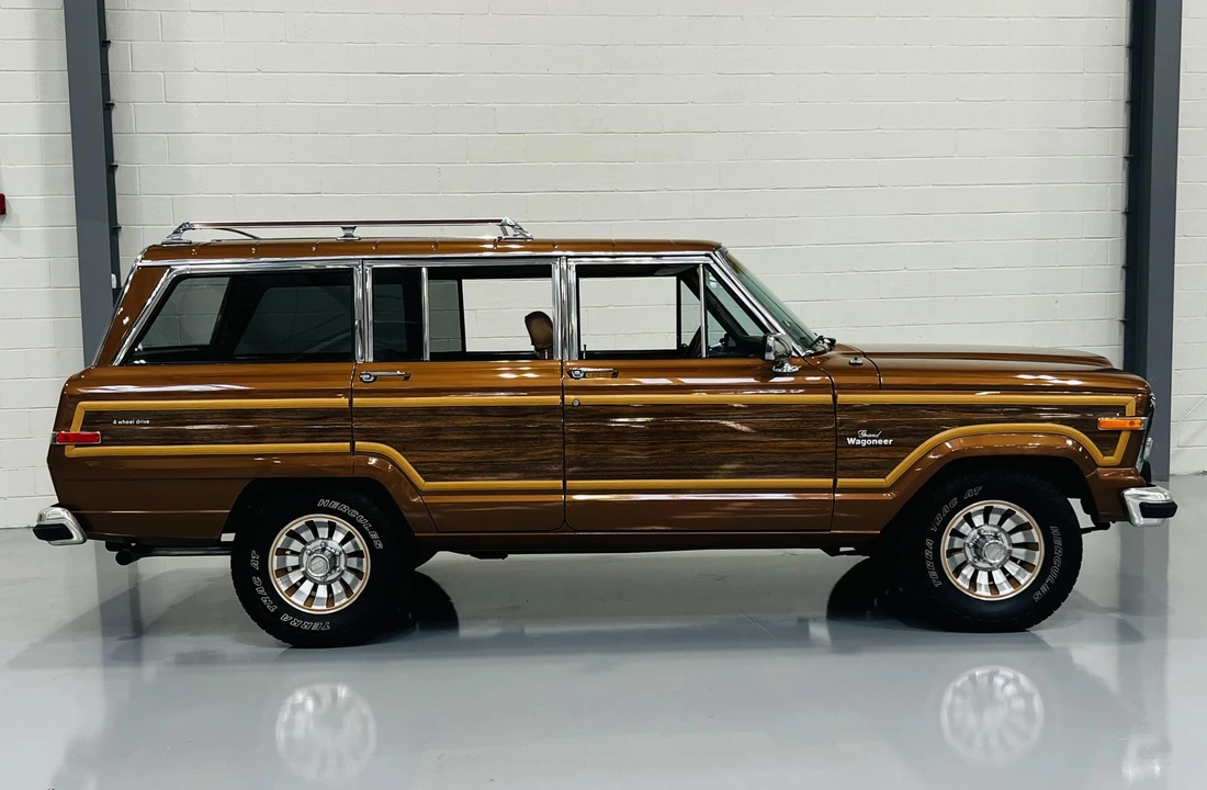 1985 Jeep SJ Grand Wagoneer - Image 24 of 31