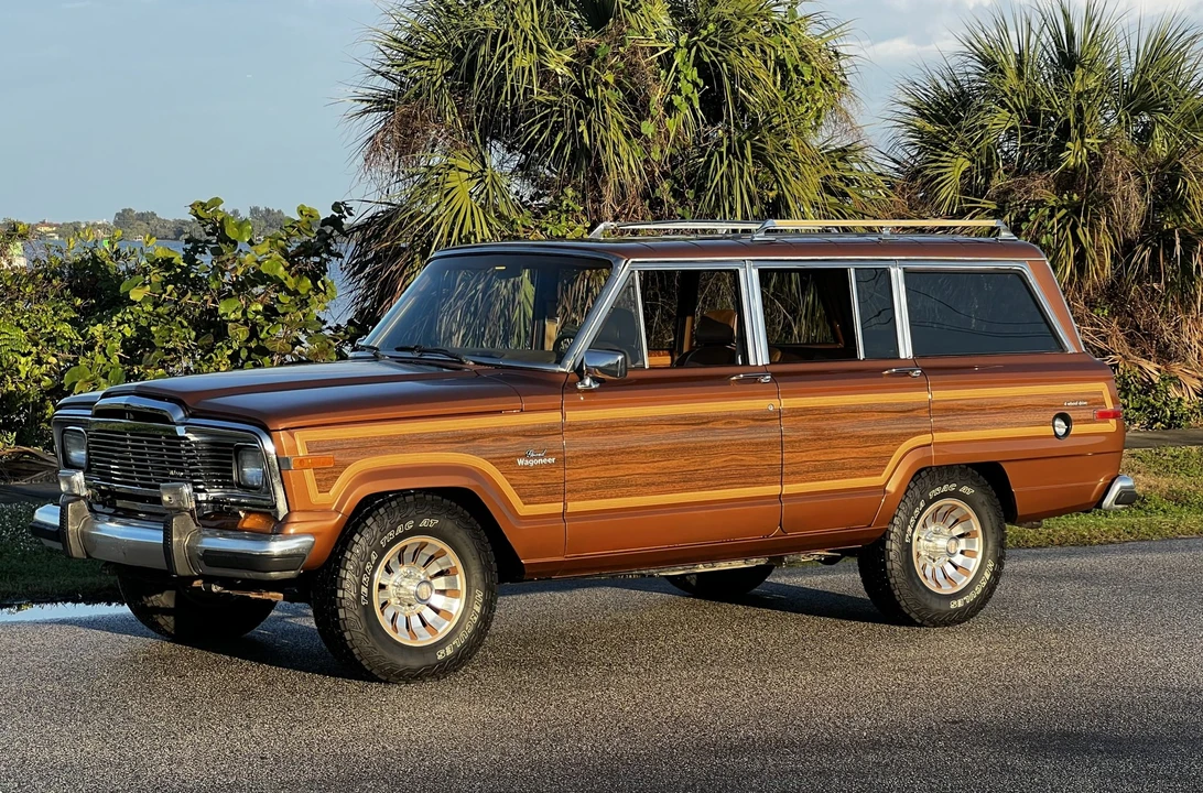 1985 Jeep SJ Grand Wagoneer - Image 3 of 31