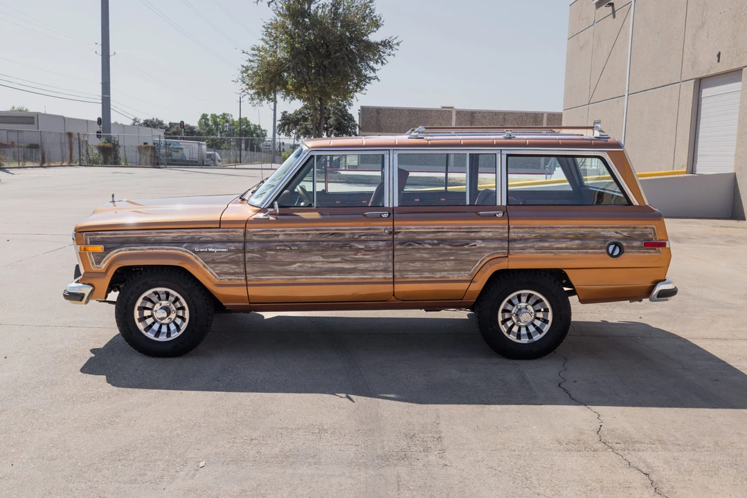 1985 Jeep SJ Grand Wagoneer - Image 3 of 31