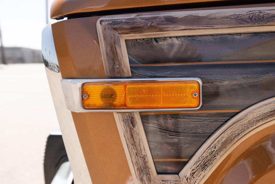 1985 Jeep SJ Grand Wagoneer - Image 25 of 31