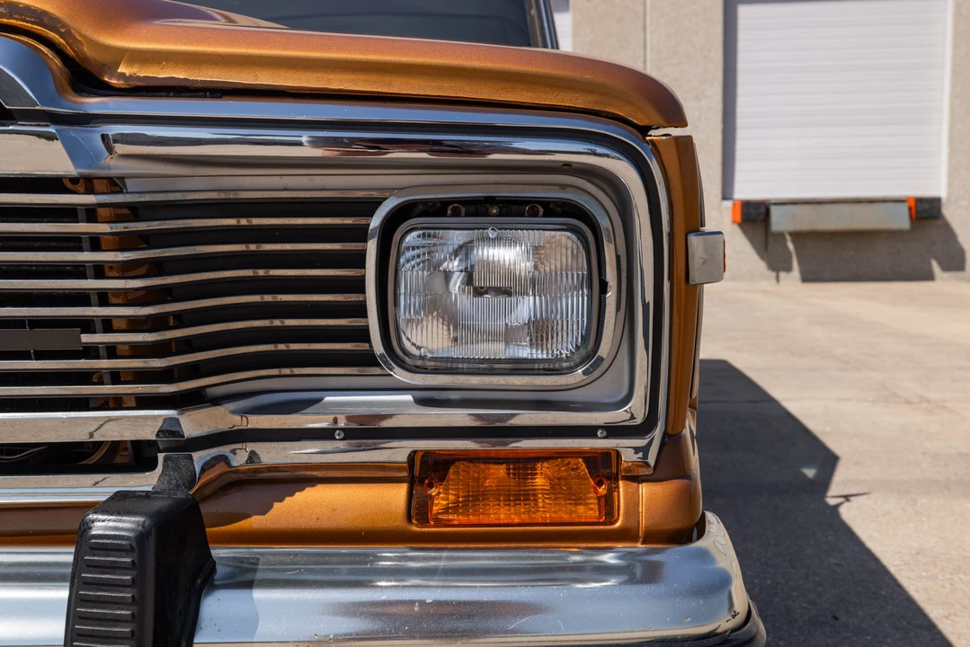 1985 Jeep SJ Grand Wagoneer - Image 19 of 31
