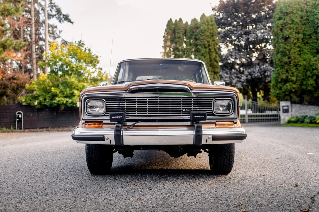 1985 Jeep SJ Grand Wagoneer - Image 7 of 31