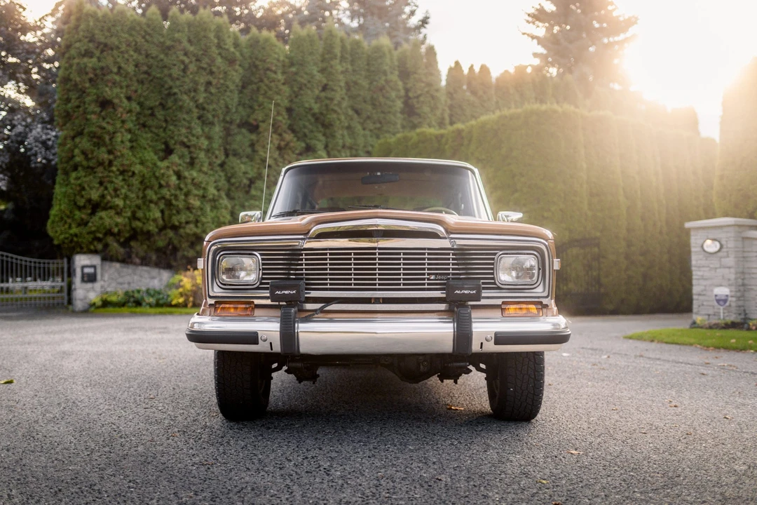 1985 Jeep SJ Grand Wagoneer - Image 6 of 31