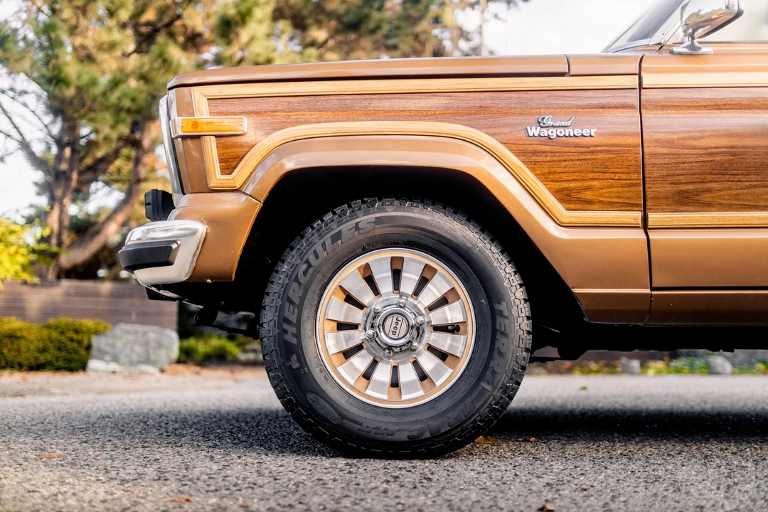 1985 Jeep SJ Grand Wagoneer - Image 22 of 31
