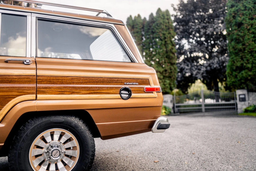 1985 Jeep SJ Grand Wagoneer - Image 27 of 31