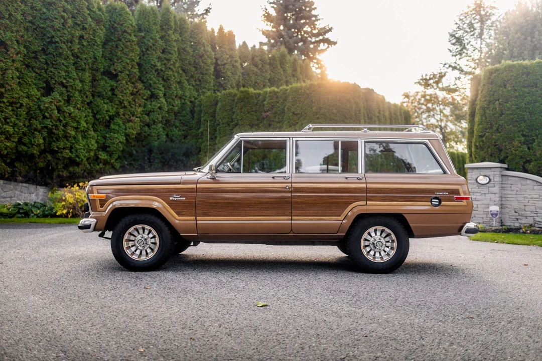1985 Jeep SJ Grand Wagoneer - Image 19 of 31