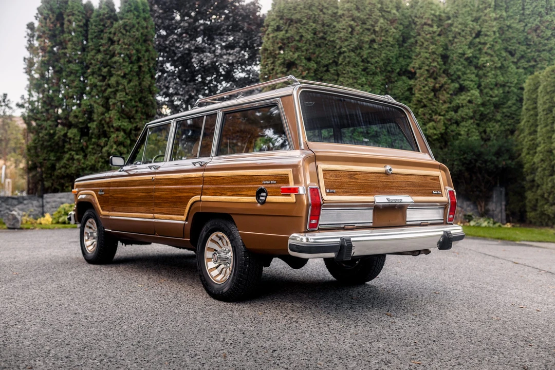 1985 Jeep SJ Grand Wagoneer - Image 17 of 31