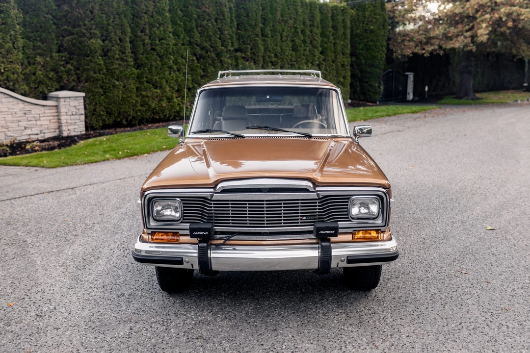 1985 Jeep SJ Grand Wagoneer - Image 4 of 31