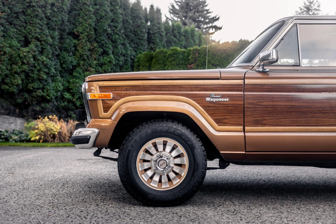 1985 Jeep SJ Grand Wagoneer - Image 21 of 31