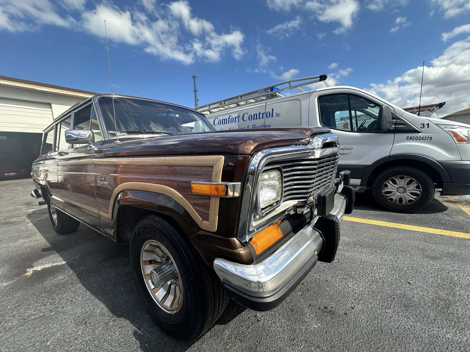 1985 Jeep SJ Grand Wagoneer - Image 17 of 31