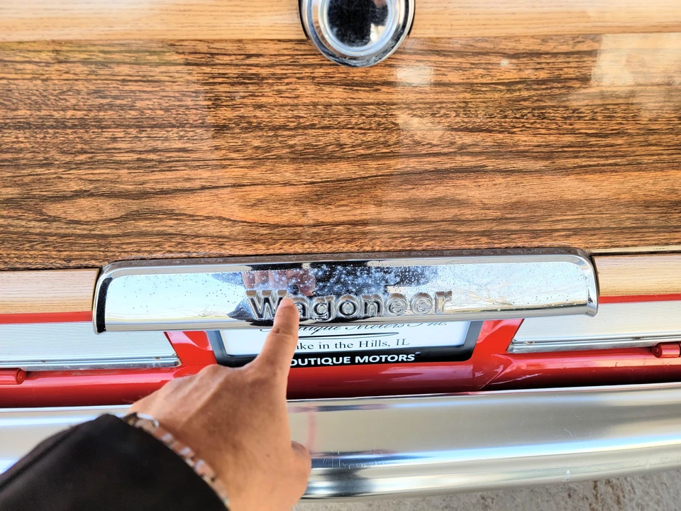 1985 Jeep SJ Grand Wagoneer - Image 23 of 31