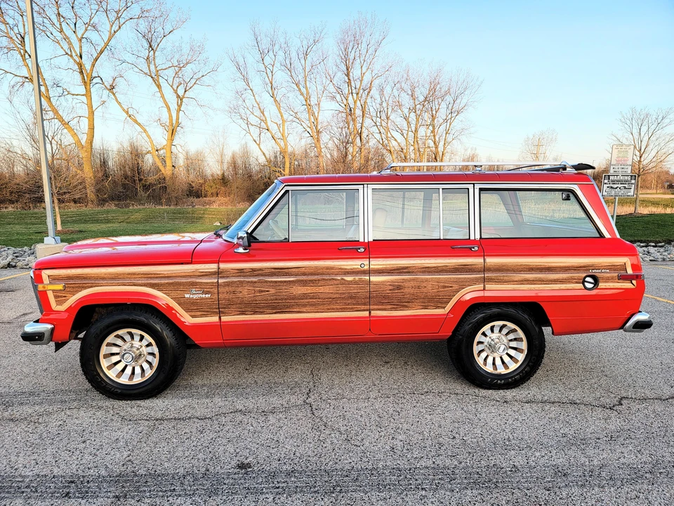 1985 Jeep SJ Grand Wagoneer - Image 7 of 31