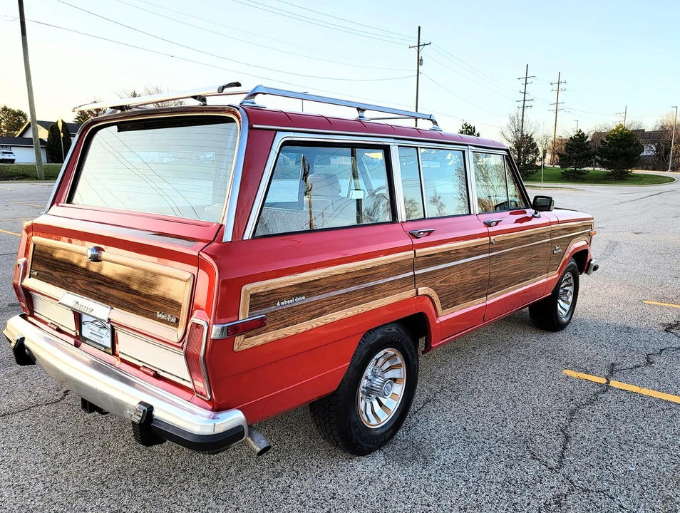 1985 Jeep SJ Grand Wagoneer - Image 9 of 31