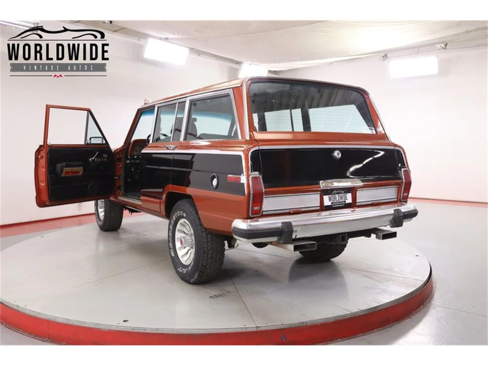 1985 Jeep SJ Grand Wagoneer - Image 25 of 31