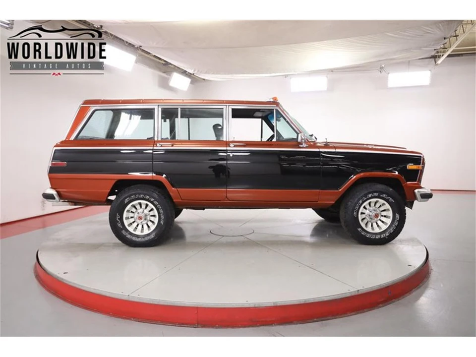 1985 Jeep SJ Grand Wagoneer - Image 4 of 31
