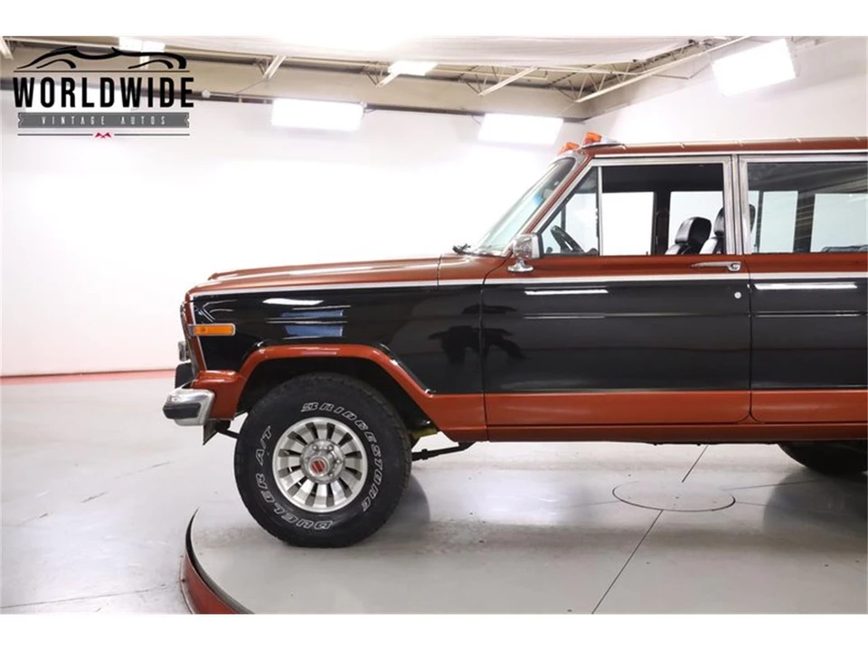 1985 Jeep SJ Grand Wagoneer - Image 7 of 31