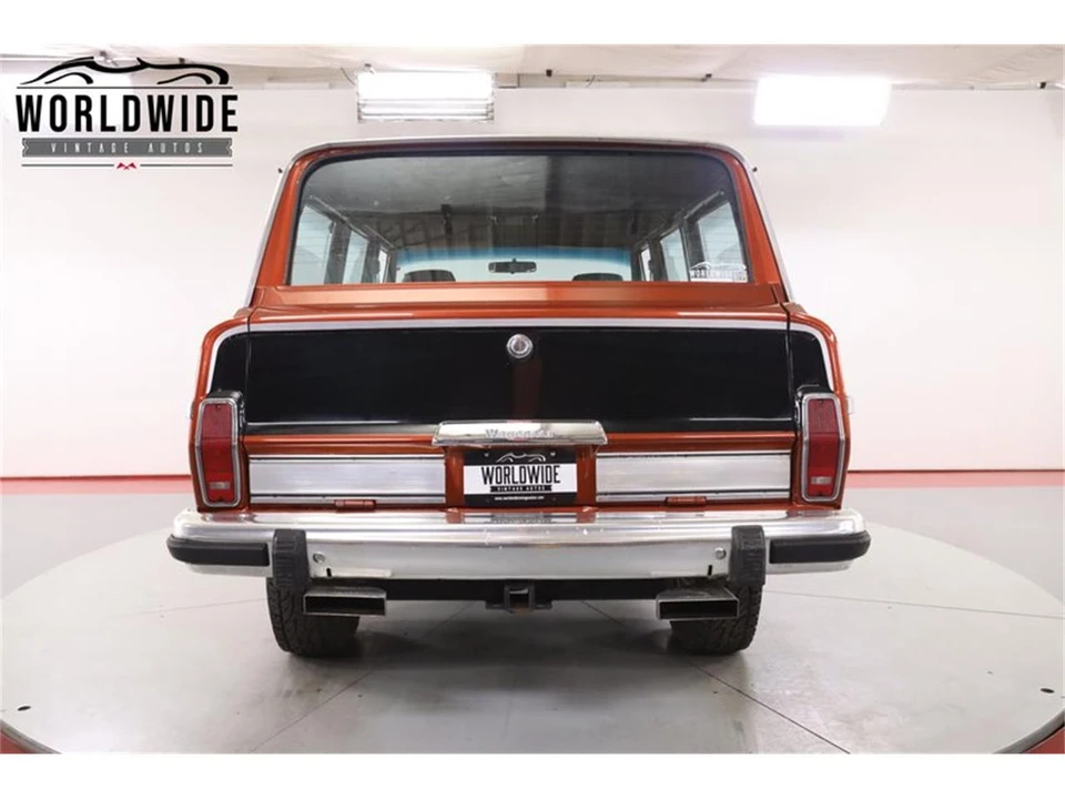 1985 Jeep SJ Grand Wagoneer - Image 17 of 31