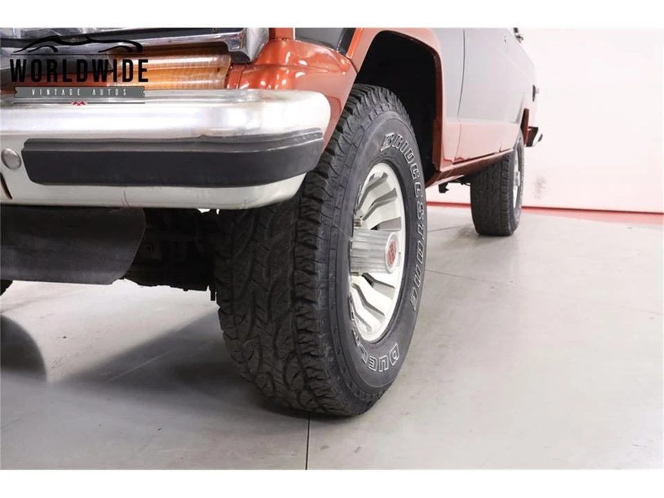1985 Jeep SJ Grand Wagoneer - Image 11 of 31