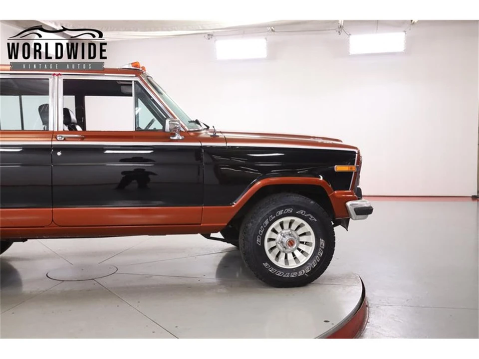 1985 Jeep SJ Grand Wagoneer - Image 8 of 31