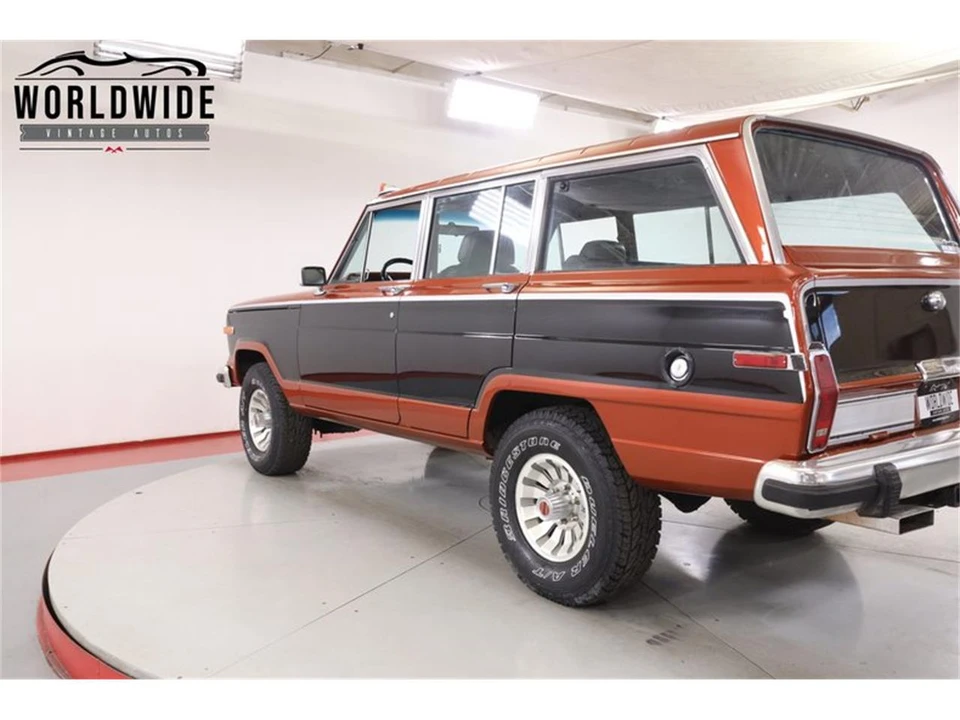 1985 Jeep SJ Grand Wagoneer - Image 23 of 31