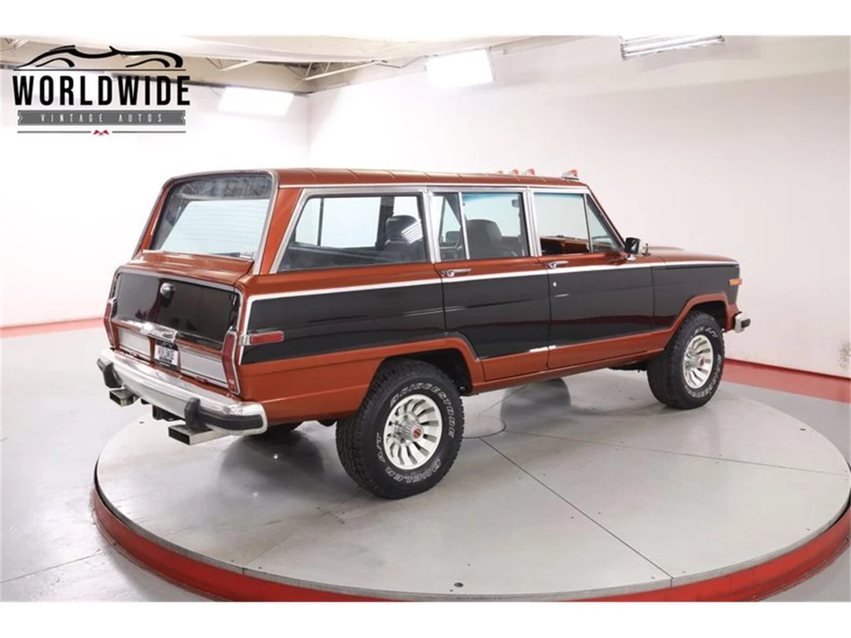 1985 Jeep SJ Grand Wagoneer - Image 6 of 31