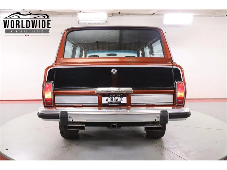 1985 Jeep SJ Grand Wagoneer - Image 18 of 31