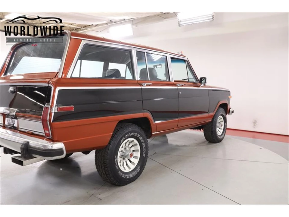 1985 Jeep SJ Grand Wagoneer - Image 24 of 31