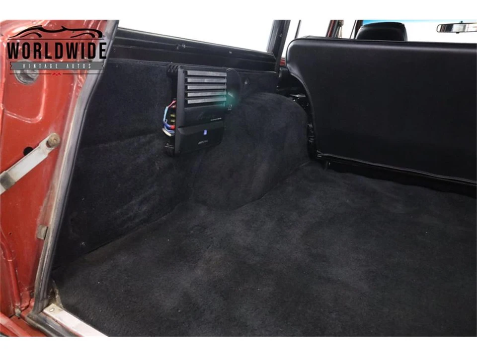 1985 Jeep SJ Grand Wagoneer - Image 21 of 31