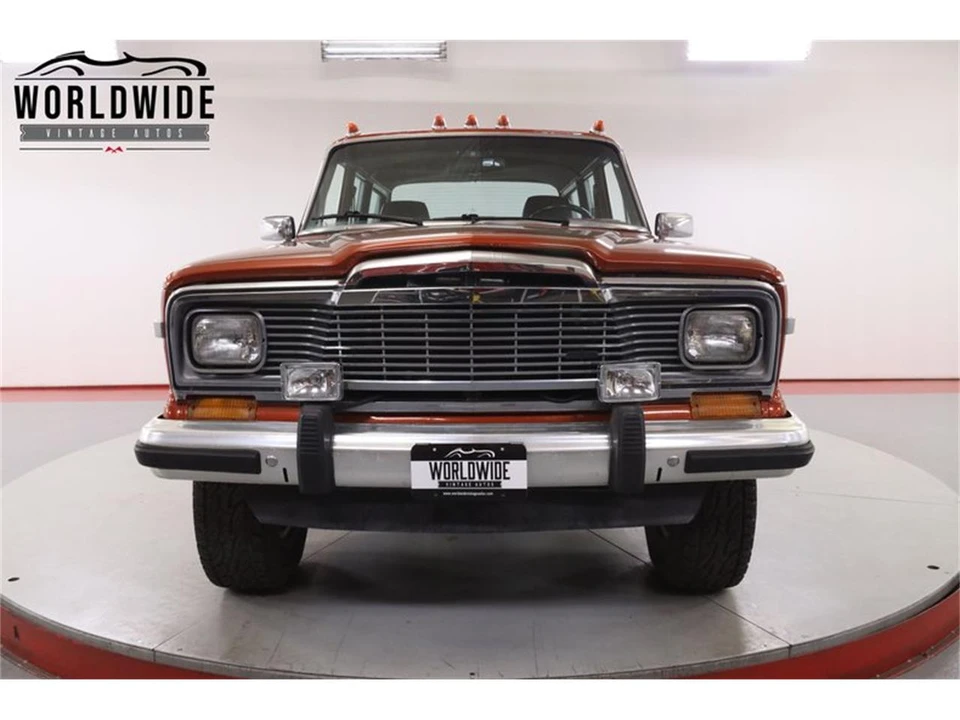 1985 Jeep SJ Grand Wagoneer - Image 15 of 31