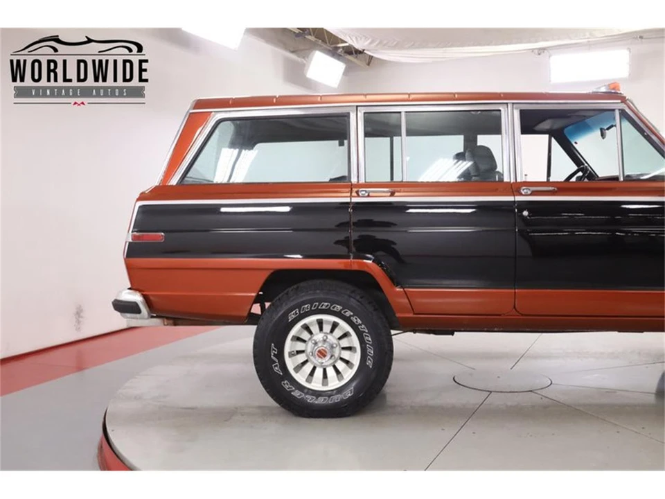 1985 Jeep SJ Grand Wagoneer - Image 9 of 31