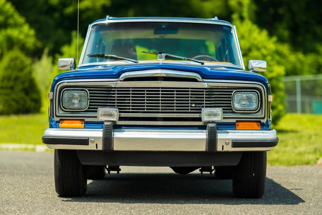 1985 Jeep SJ Grand Wagoneer - Image 2 of 31