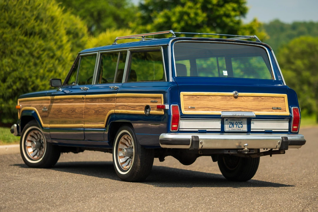 1985 Jeep SJ Grand Wagoneer - Image 4 of 31