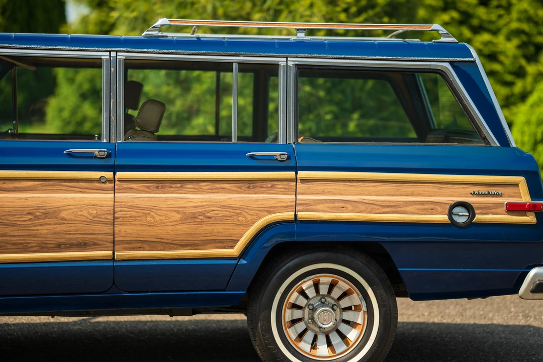 1985 Jeep SJ Grand Wagoneer - Image 16 of 31