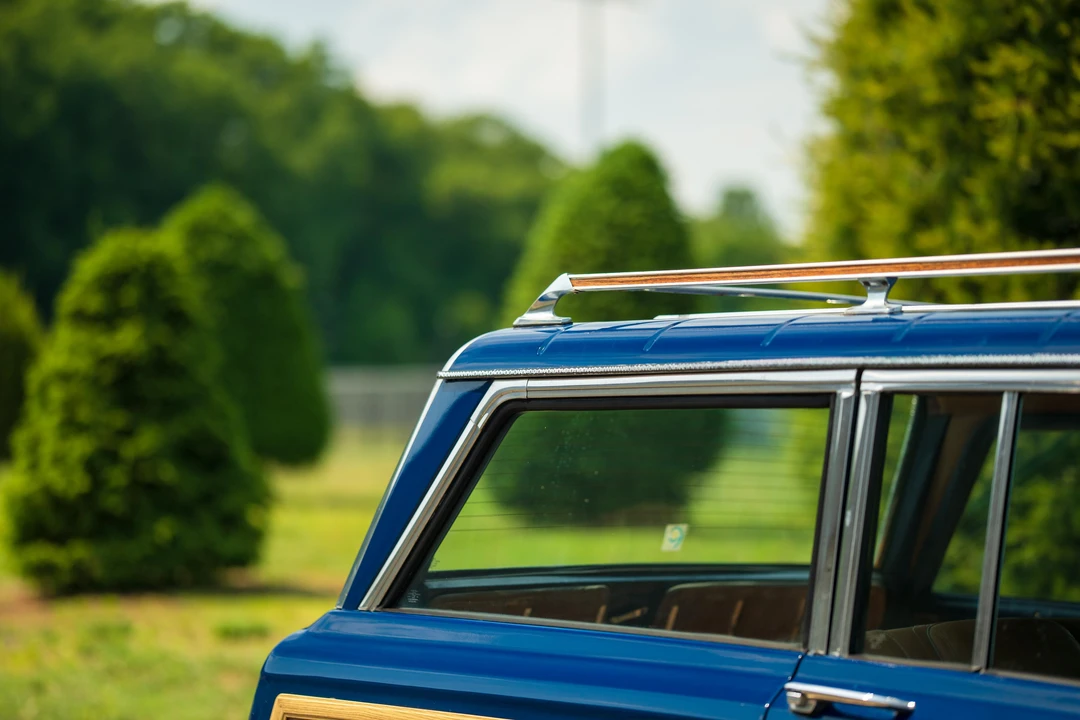 1985 Jeep SJ Grand Wagoneer - Image 28 of 31