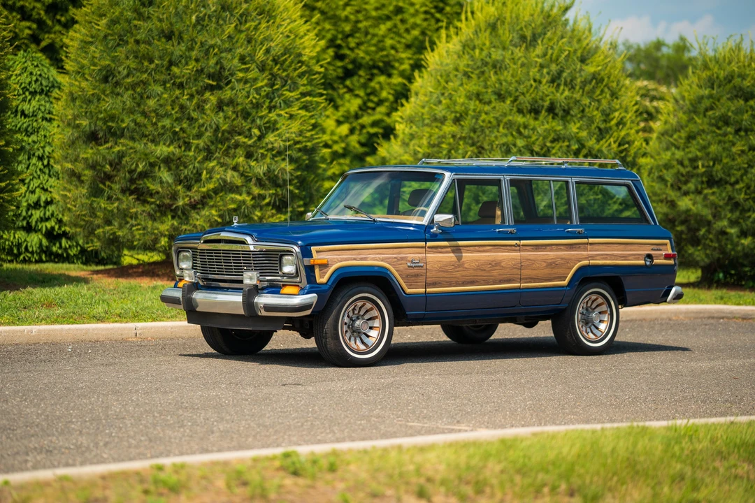 1985 Jeep SJ Grand Wagoneer - Image 7 of 31