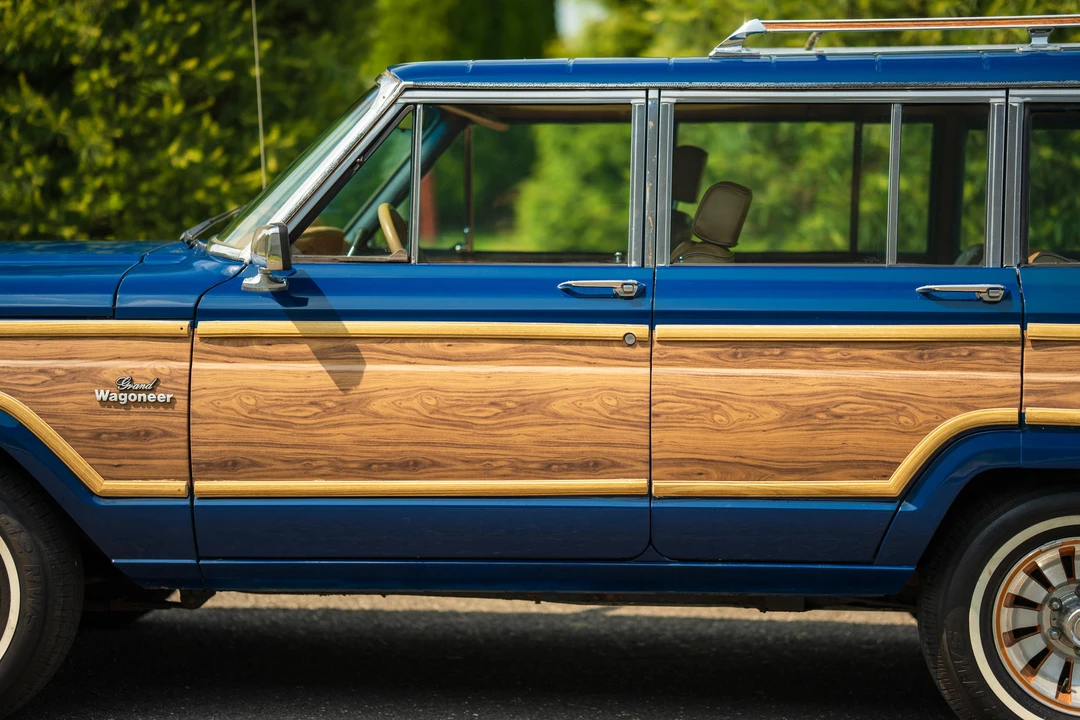 1985 Jeep SJ Grand Wagoneer - Image 14 of 31