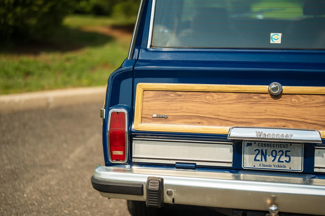 1985 Jeep SJ Grand Wagoneer - Image 24 of 31
