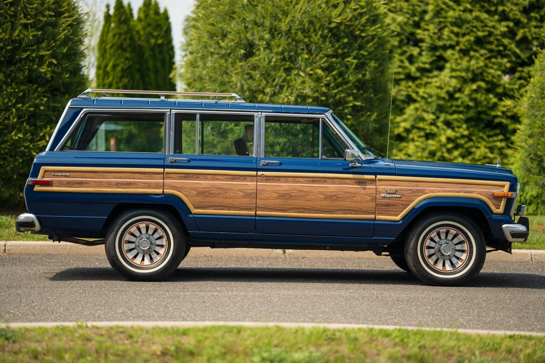 1985 Jeep SJ Grand Wagoneer - Image 3 of 31