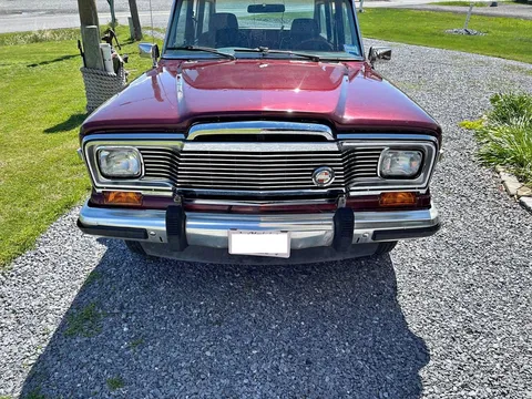 1985 Jeep Grand Wagoneer