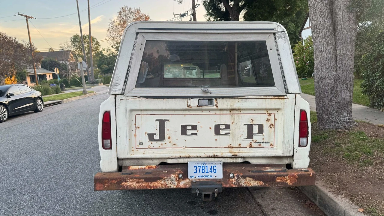 1985 Jeep SJ Gladiator - Image 8 of 20