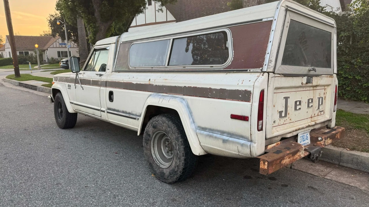 1985 Jeep SJ Gladiator - Image 6 of 20