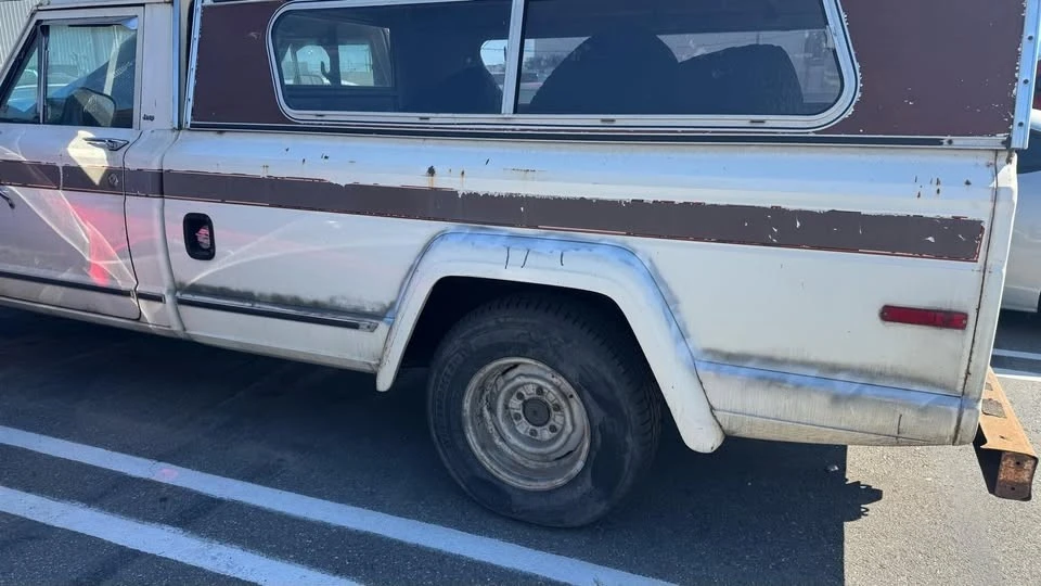 1985 Jeep SJ Gladiator - Image 17 of 20